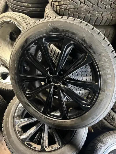 19” Ford Mustang Mach E rims with 225-55-19 Michelin Xice snow winter tires. In very good condition....