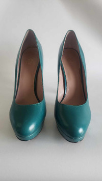 Vince Camuto Teal Patent Leather Heels