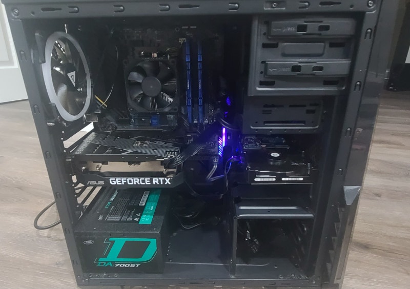 Gaming pc RTX 3060 and ryzen 5600X Desktop Computers Kitchener