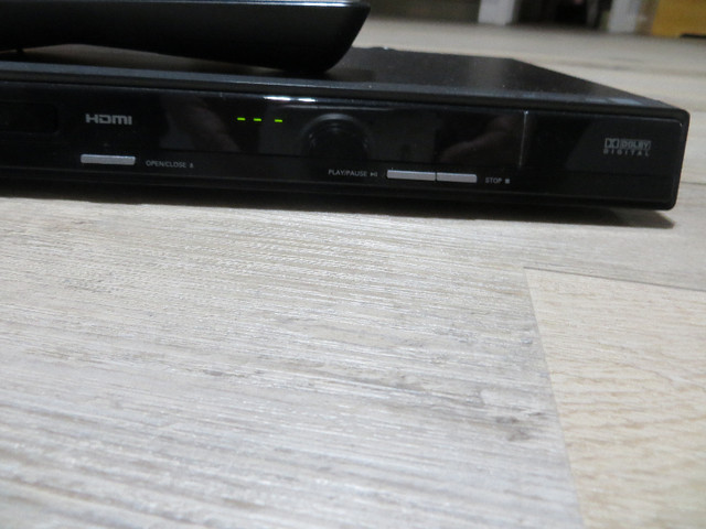 Philips DVP3982 DVD Player w/HDMI in General Electronics in St. Catharines - Image 2