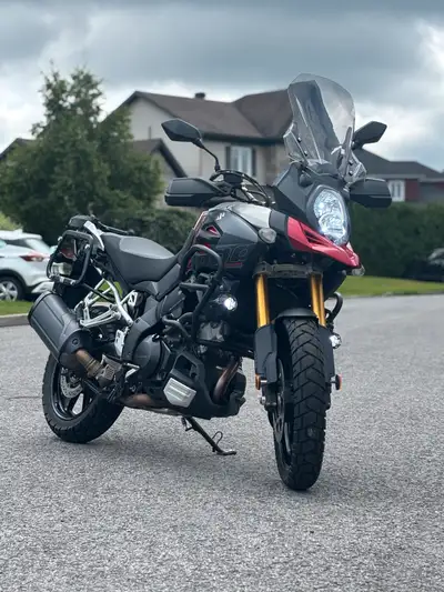 Suzuki V-Strom 1000 2016 (DL1000) Moto en super état toujours entretenu minutieusement (registre et...