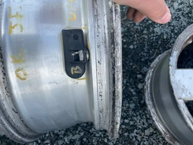 16 inch Rims with TPMS Sensors in Tires & Rims in Cole Harbour - Image 8