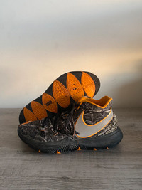 Nike Kyrie 5 Taco - Size 8 Mens - 135$