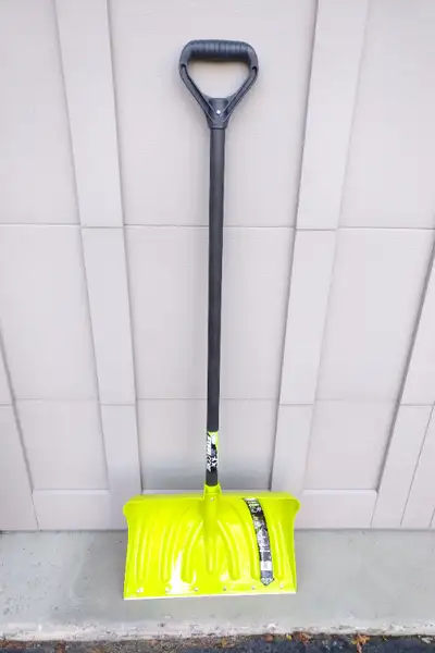 Suncast Snow Shovels – New, View more