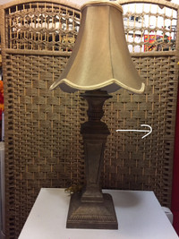 BEAUTIFUL HEAVY GOLD FINISH TABLE LAMP WITH SILK GOLD LAMPSHADE