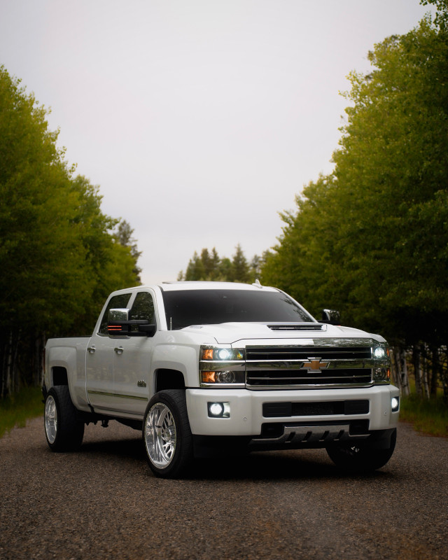 2019 Chevrolet Silverado 2500HD High Country in Cars & Trucks in Edmonton - Image 2