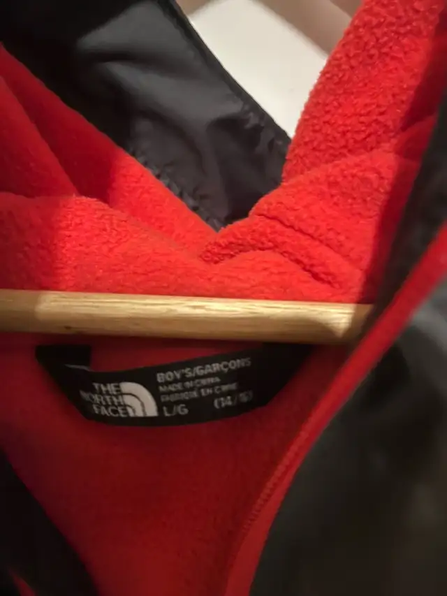 North Face Jacket in Kids & Youth in Calgary - Image 3