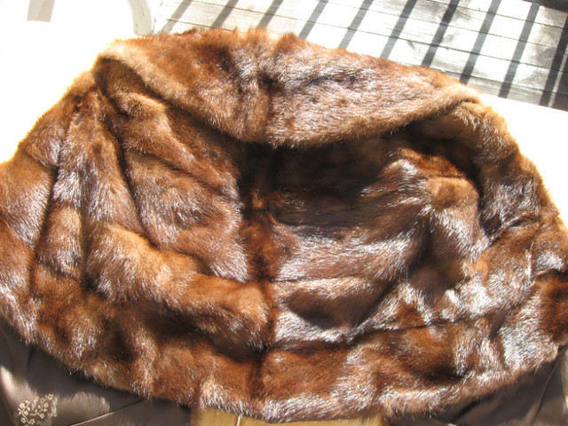 Chale ETOLLE en FOURRURE de vison – Brown Mink Fur Stole Shawl dans Femmes - Hauts et vêtements d'extérieur  à Ville de Montréal - Image 4