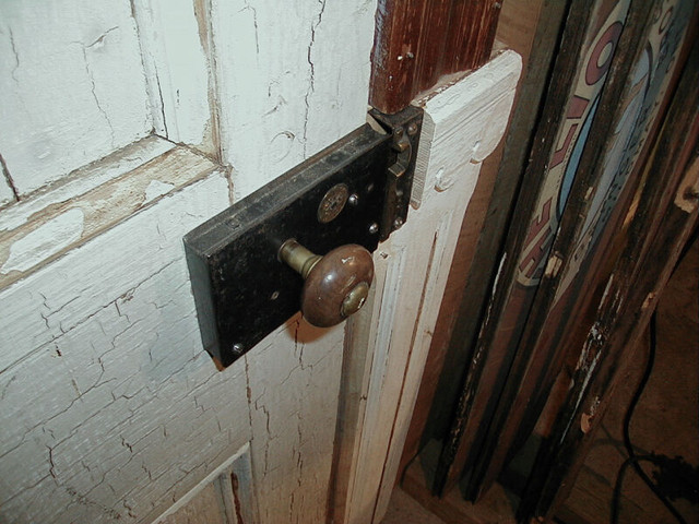 locks - antique box and carpenter locks in Home Décor & Accents in Owen Sound - Image 3