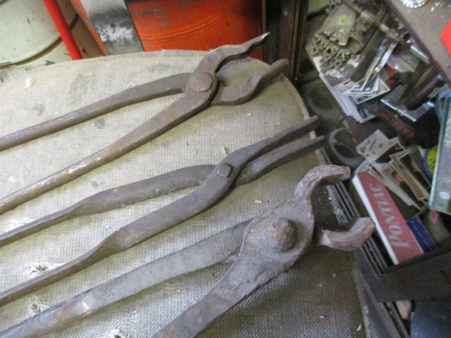 3 OLD VINTAGE HAND FORGED BLACKSMITH CUTTING TONG TOOLS $30 EA. in Arts & Collectibles in Winnipeg - Image 2