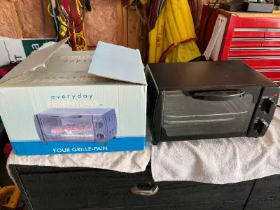 Toaster Oven like new, View more