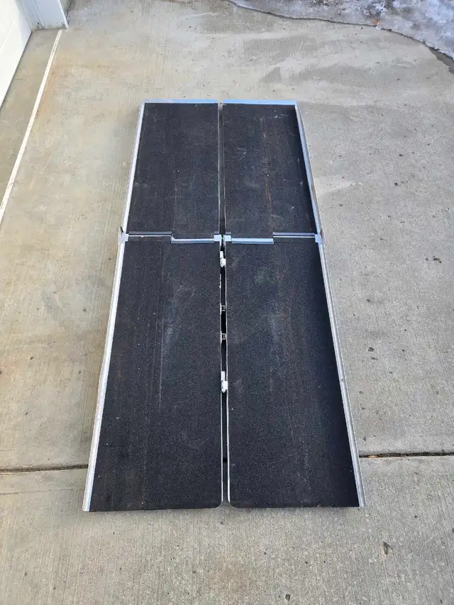 Folding ramps