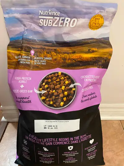 Nutrience Subzero Dog Food 22lb Bag Pork and Apple Flavour Expiration Date July 2025