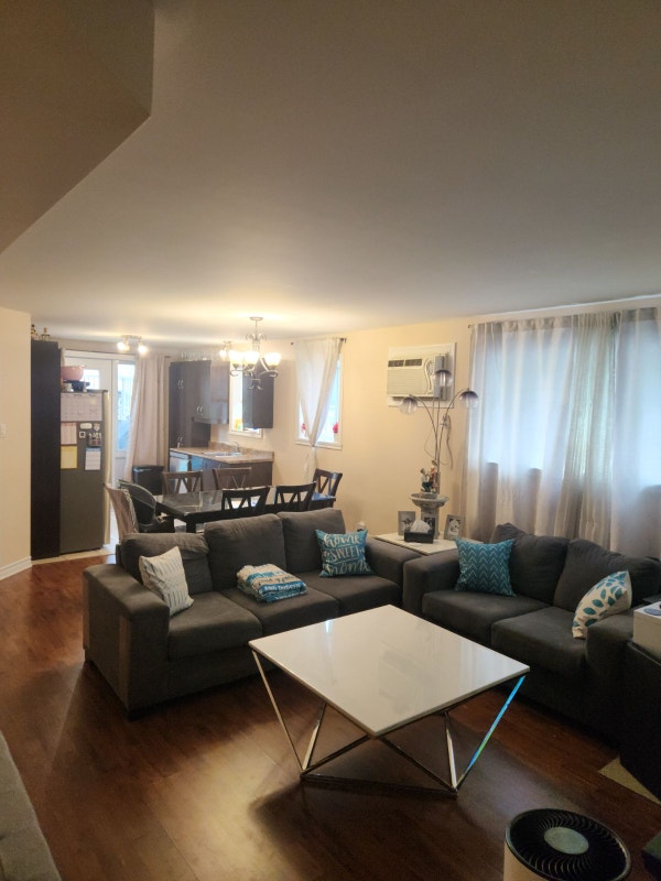 4 1/2 a louer a Chomedey Laval 1er septembre Locations longue durée