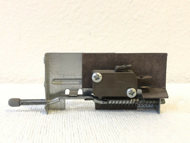 74001802 Jenn-Air Maytag Oven Door Microswitch Assembly in Stoves, Ovens & Ranges in Oakville / Halton Region - Image 4