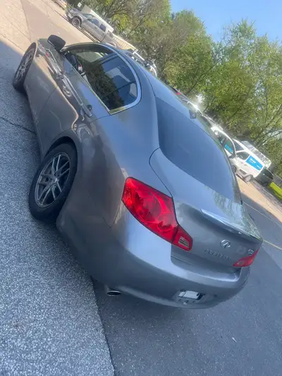 Car runs n drives needs ball joints and new battery car located 1750 bloor st Mississauga for fast r...