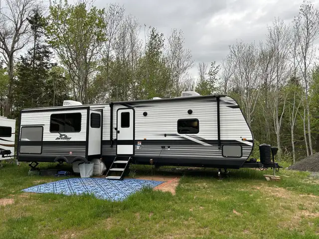 34 RLOK 3 Slideouts Jayco Jay flight in Travel Trailers & Campers in Fredericton - Image 2