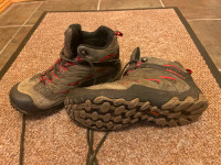 Merrell Hiking Shoes (Size 7)