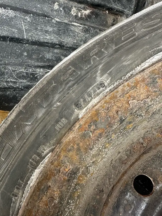studded winter tires 205/60r16   in Tires & Rims in Ottawa - Image 5