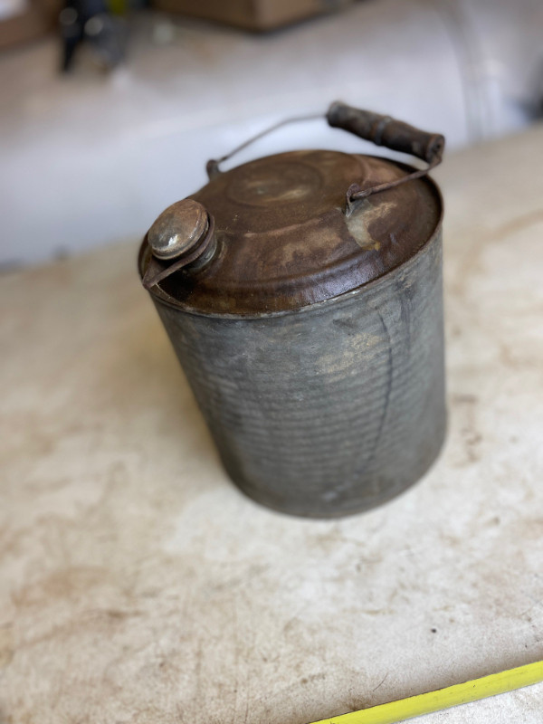 ANTIQUE OIL CAN WITH KEROSENE SPOUT # V0389 in Arts & Collectibles in Edmonton - Image 2