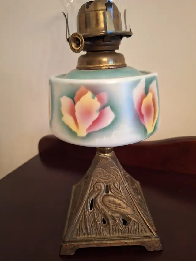 Vintage Manhattan Brass Co oil lamp.  Includes wick.63654758819201121