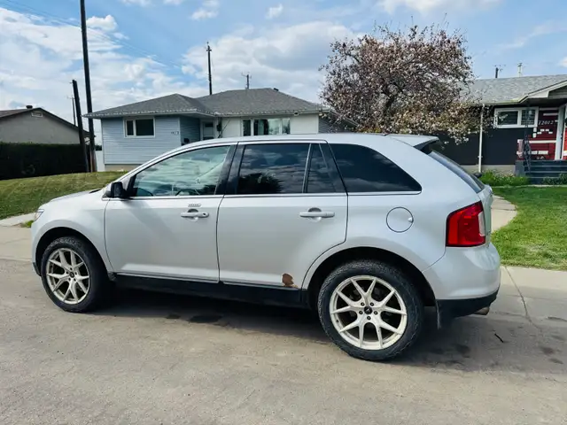 2013 Ford Edge – Fully Loaded / Active Status462790161607567364