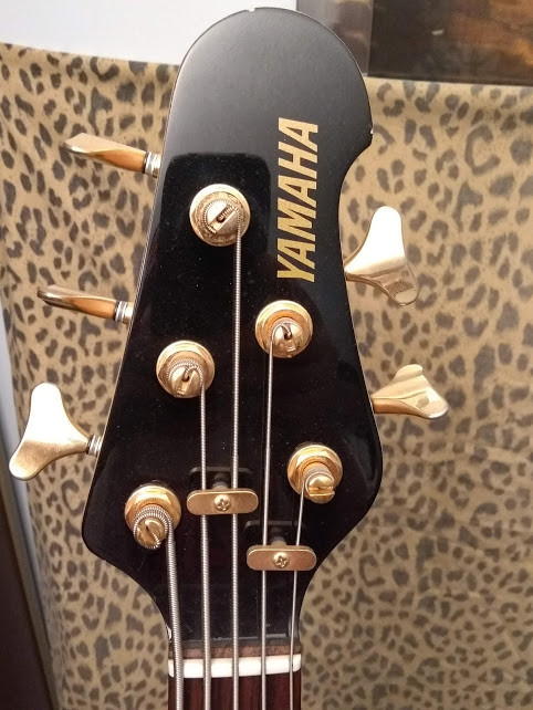 Yamaha 5 String Bass in Guitars in Calgary - Image 4