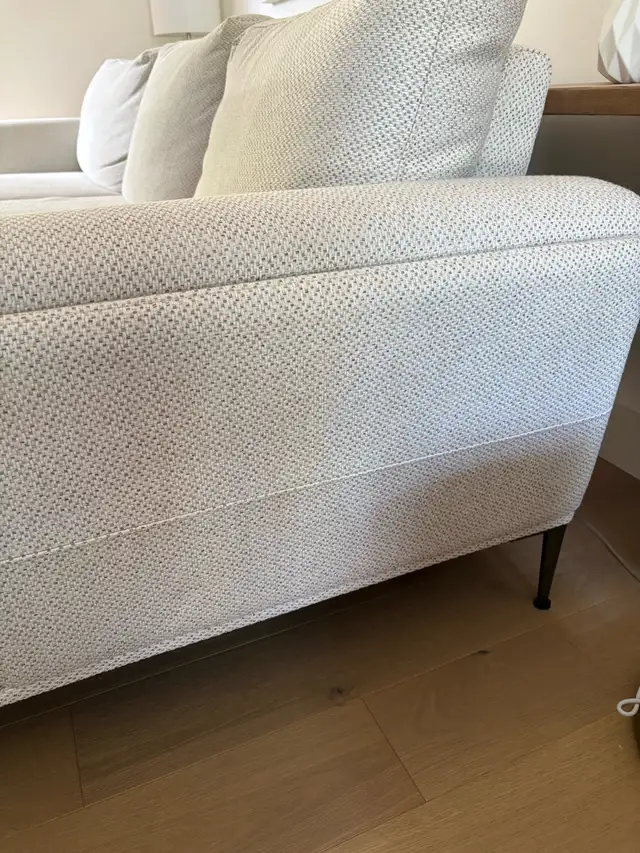 Structube Victor Sectional couch - excellent condition ! in Couches & Futons in Barrie - Image 6