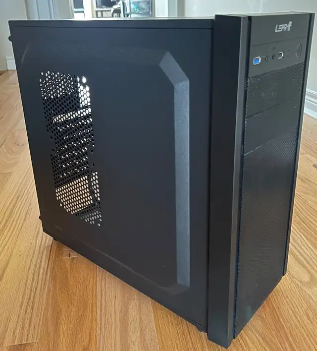 ATX Case, black, like new, Mint condition628637274942731216