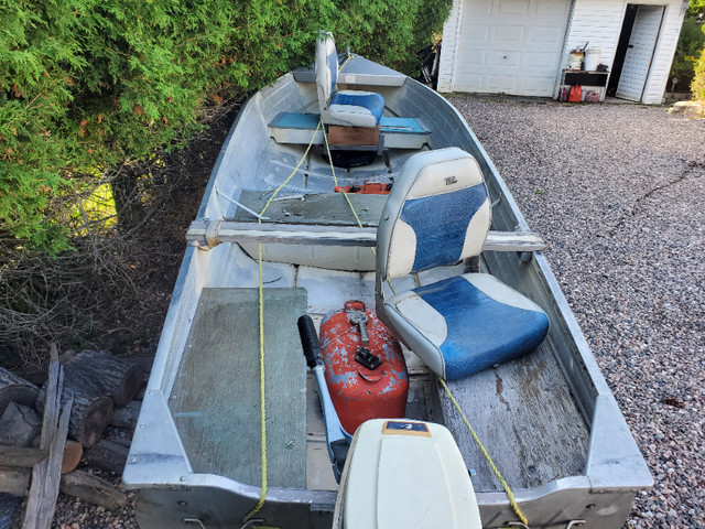 14' Springbok fishing boat, trailer and 9.5hp motor in Powerboats & Motorboats in Pembroke - Image 3