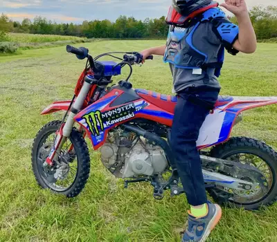Motocross pour enfants, utiliser toutes l’été 2025 . 18,3 heures au compteur . Raison de la vente ,...
