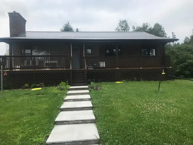 Bungalow on 63 acres with development potential in Houses for Sale in Brockville - Image 3