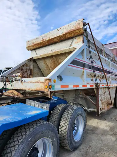 1985 arnes belly dump spring ride good breaks new tires lots of recent work done saftied work ready...