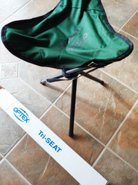 Tri-SEAT Foldable Outdoor Seat Stool Chair