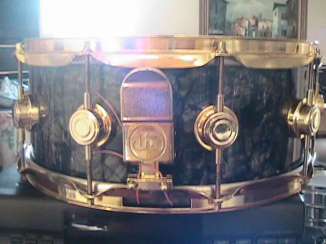 MADE in "USA" ~ DW Millennium Maple Drum ~"COLLECTOR'S EDITION" in Drums & Percussion in Windsor Region - Image 7