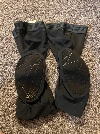 S/M Adult MTB Knee Pads | Mountain Biking, View more