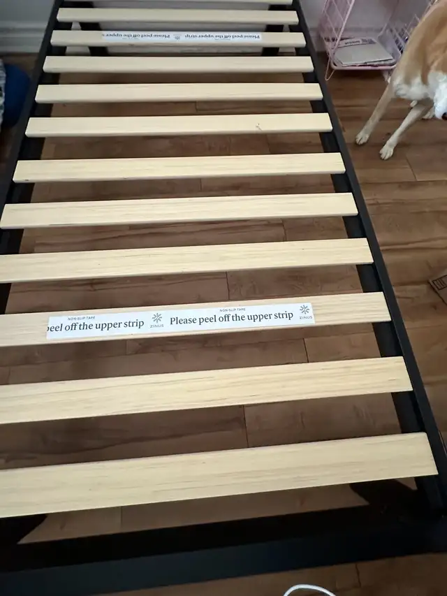 cadre de lit plate-forme in Beds & Mattresses in City of Montréal - Image 2