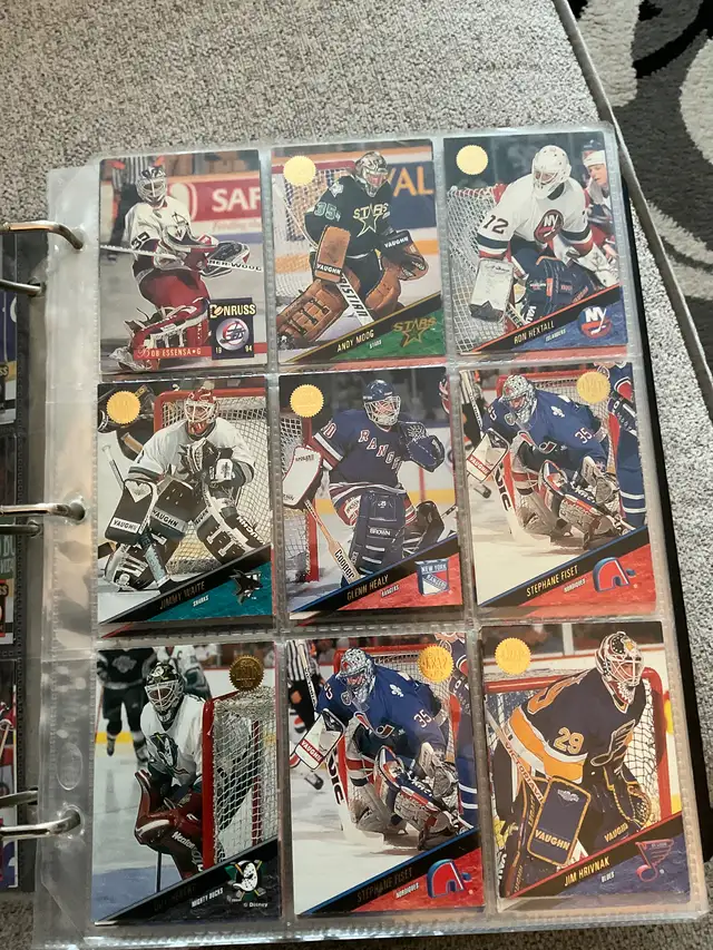 Hockey Cards in Arts & Collectibles in Oshawa / Durham Region - Image 10