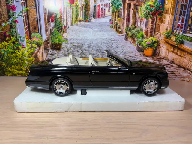 1:18 Minichamps Bentley Azure Convertible (2006) Diecast Model N in Arts & Collectibles in Mississauga / Peel Region - Image 5