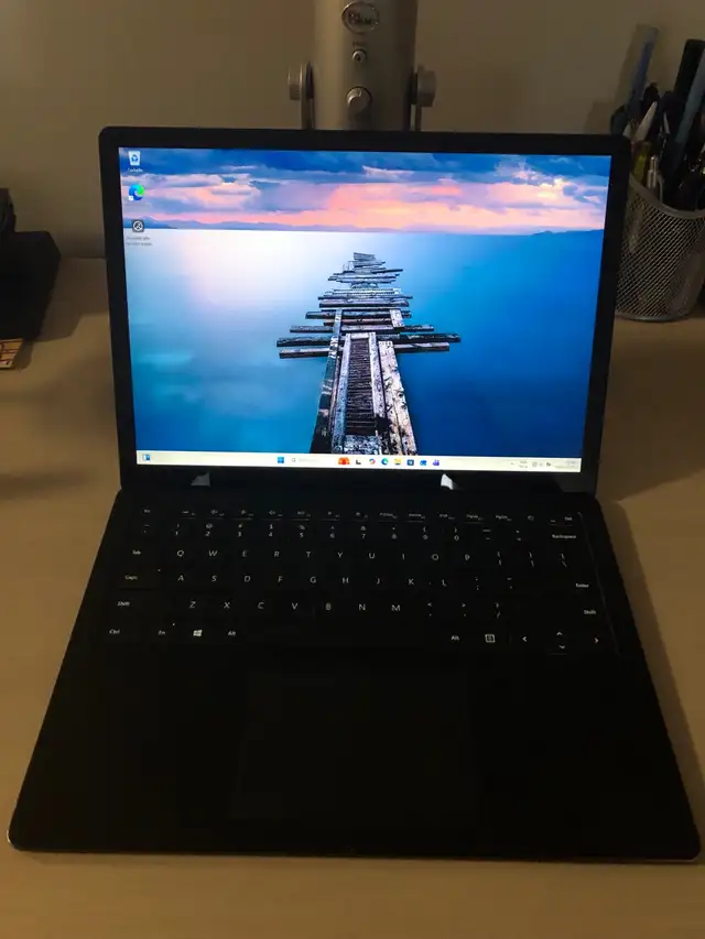Microsoft Surface Laptop417316231677880320