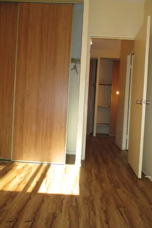 Orangeville Apartment With Closets Galore and Balcony in Long Term Rentals in Oakville / Halton Region - Image 9