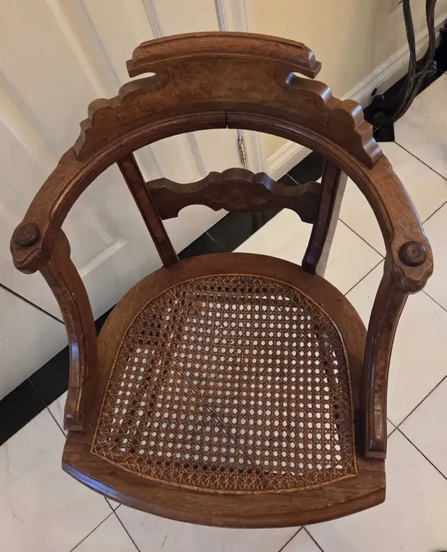 ANTIQUE LATE VICTORIAN 1890'S CARVED  WALNUT CANE SEAT CHAIR in Chairs & Recliners in City of Toronto - Image 9