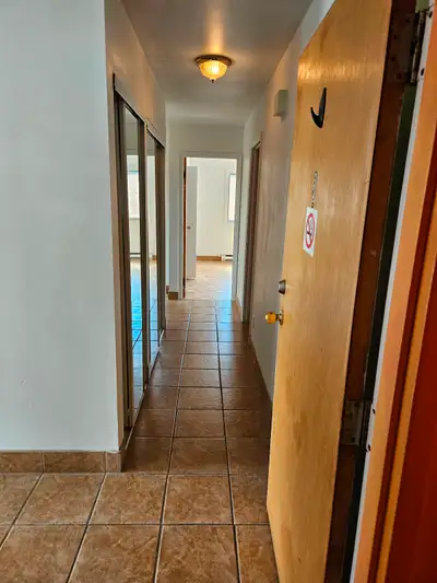 Grand 5 1/2 à louer / Large 3-bedroom apartment for rent