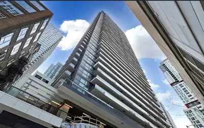 Bright and modern 1-bedroom condo located on the 12th floor at the prime intersection of King Street...