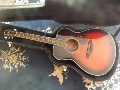 YAMAHA ACOUSTIC GUITAR, View more