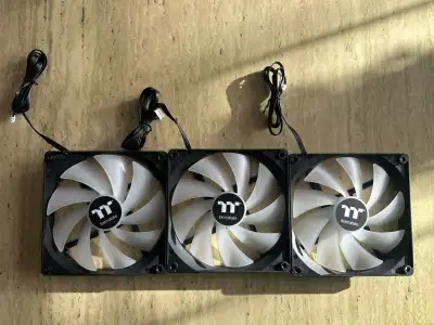 Thermaltake TT-1425 14” 3-pack fans, View more