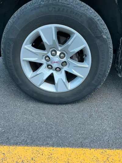 Michela latitude 255/65R17. 40% bon jante GM 6 bolts avec TPMS
