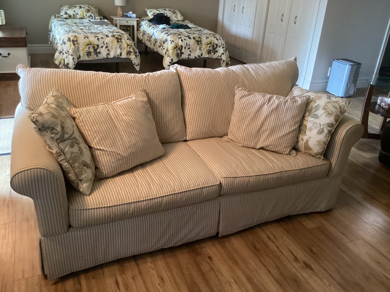 Ensemble sofa et fauteuil style champêtre de très bonne qualité