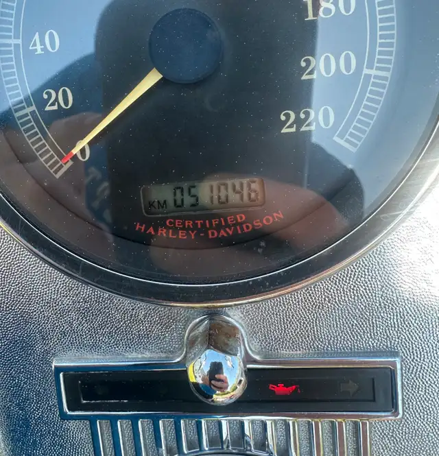 2006 Harley roadking(New 103 motor installed) in Touring in Bedford - Image 9
