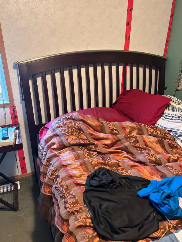 queen bed frame in Beds & Mattresses in Strathcona County - Image 2